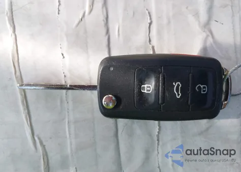 2013 Volkswagen Beetle 2.5L z USA, uszkodzony, nr VIN 3VWJP7AT7DM678486